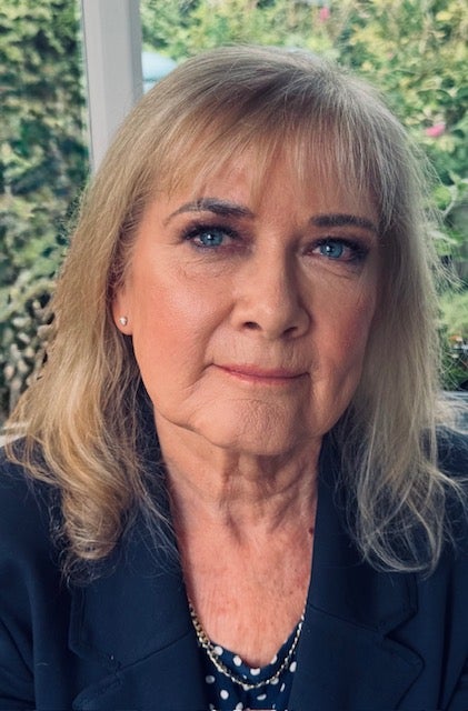  Debbie Woodland 